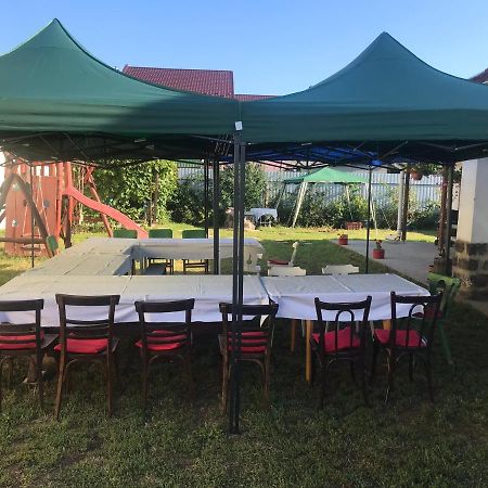 Oncsa Vendeghaz Hotel Gyöngyös Buitenkant foto