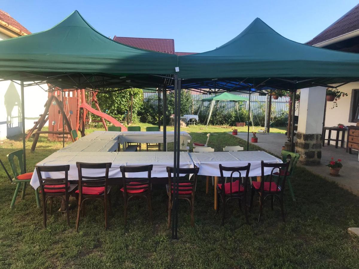 Oncsa Vendeghaz Hotel Gyöngyös Buitenkant foto