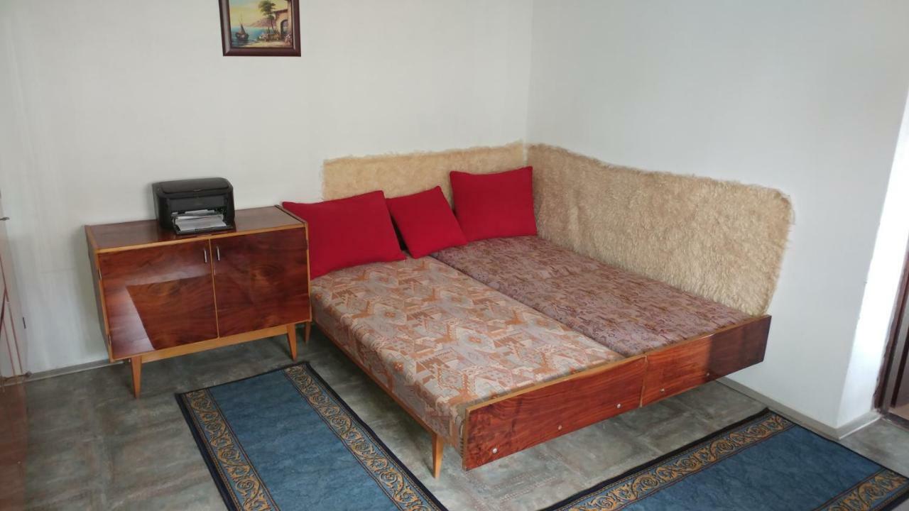 Oncsa Vendeghaz Hotel Gyöngyös Buitenkant foto
