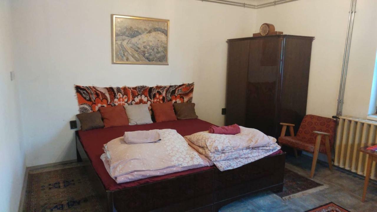 Oncsa Vendeghaz Hotel Gyöngyös Buitenkant foto