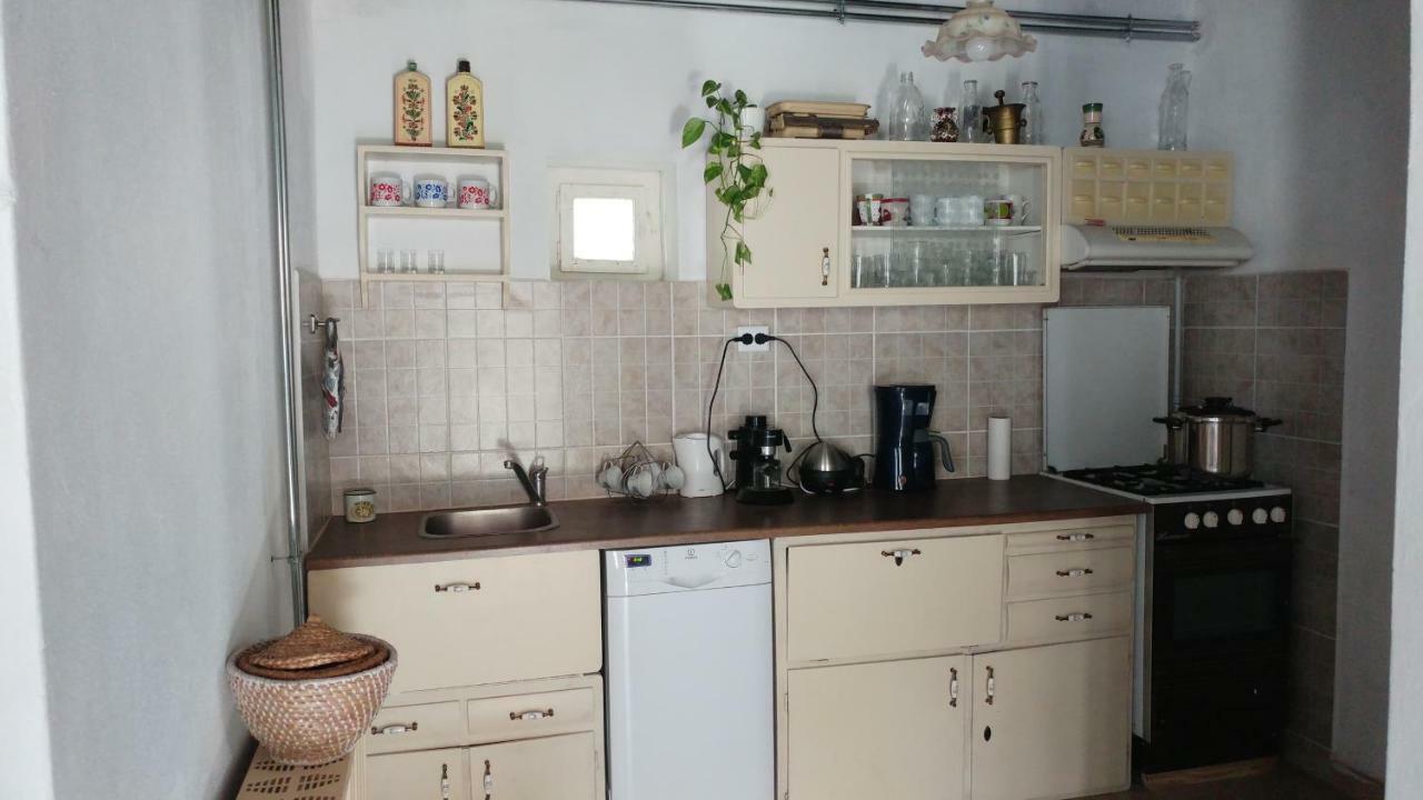Oncsa Vendeghaz Hotel Gyöngyös Buitenkant foto
